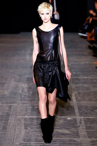 Look 19